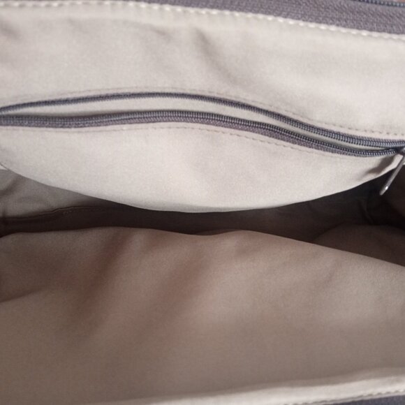 Vintage genuine leather brown clutch with tassel made in Columbia. - Picture 4 of 6